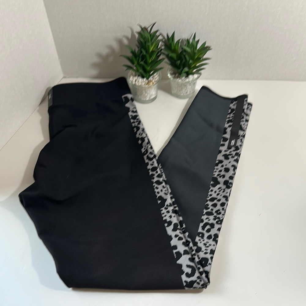 COR by Ultra COR Leggings Size M
22” inseam